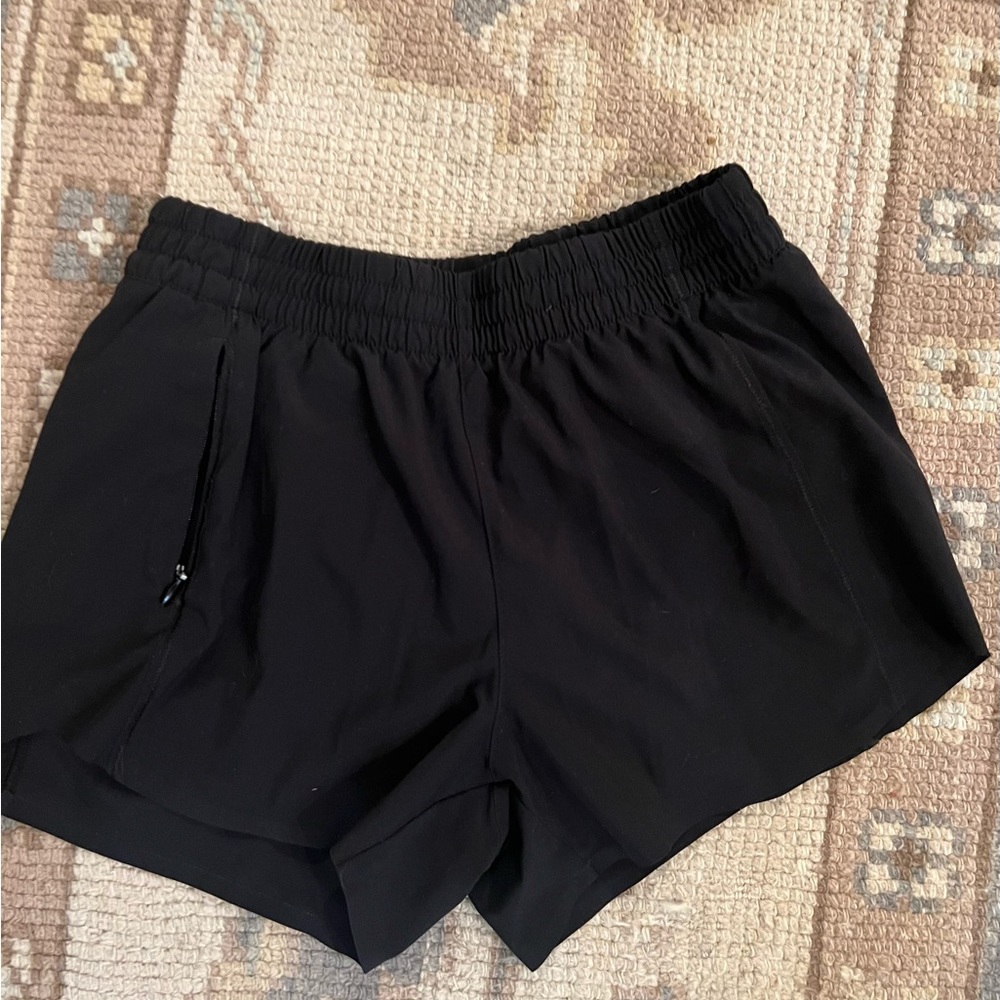 Athleta Girl Heart the Hustle 1.5” shorts - Size L/12 - black